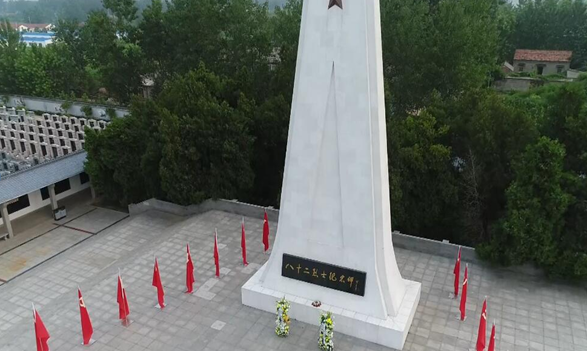 现如今,每天都有来自全国各地的游人来到刘老庄八十二烈士陵园,在这片