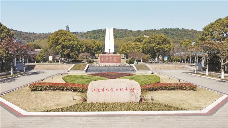 奋斗百年路启航新征程江阴渡江战役纪念馆红色地标树起不朽丰碑
