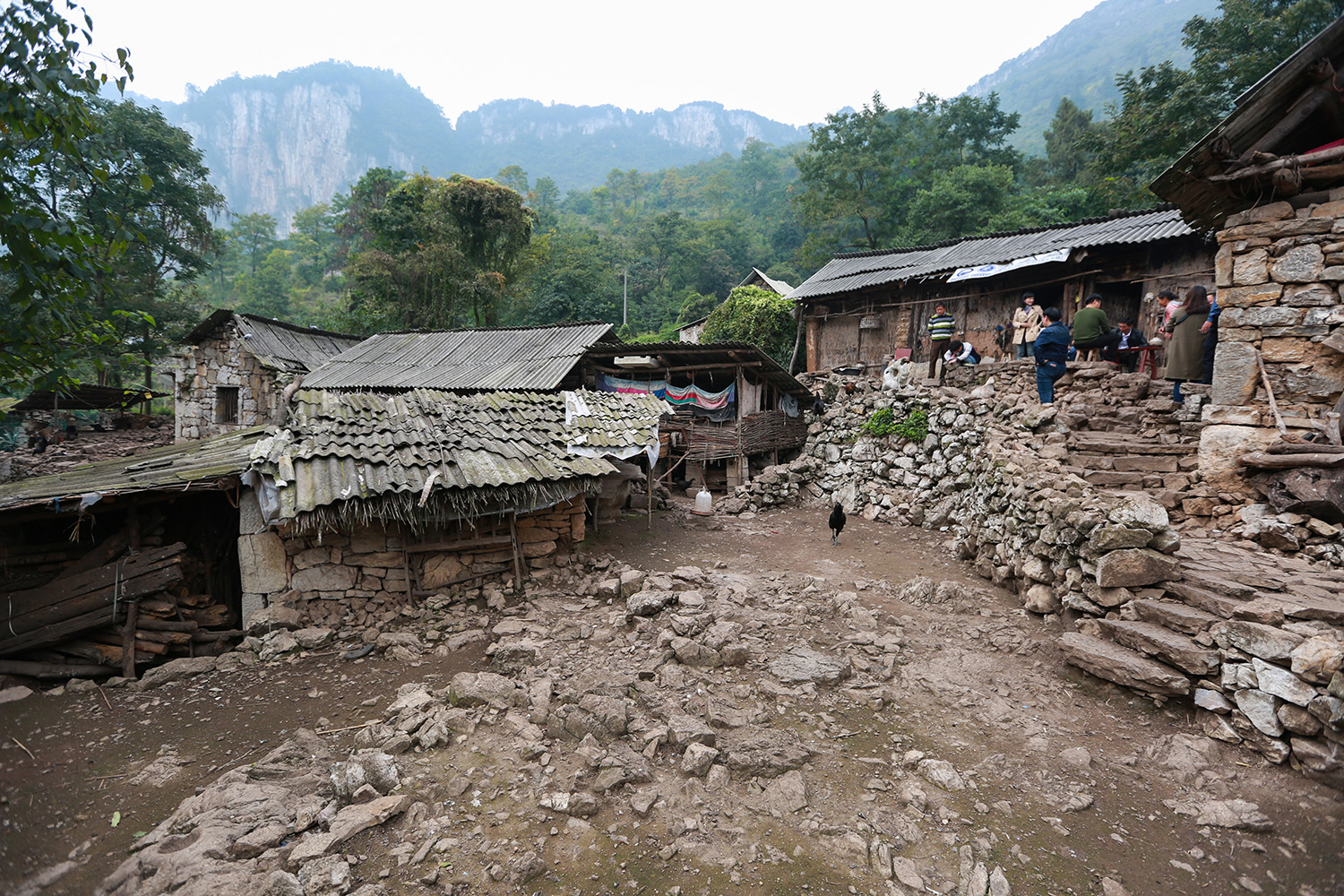 贵州黔西县化屋村旧貌新颜在这场向贫困宣战的伟大战役中各村因地制